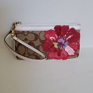 NWT Coach Poppy Wristlet
